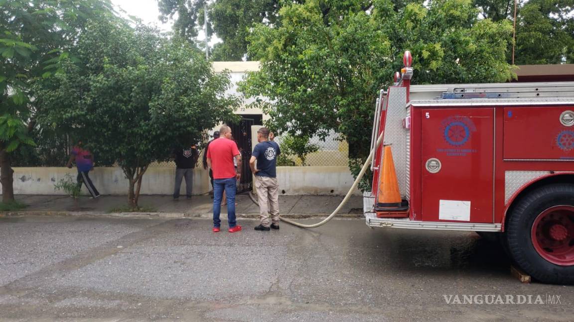 Rayo provoca incendio en una vivienda en Parras de la Fuente