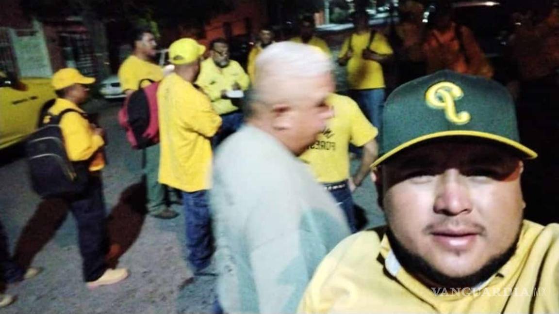 $!Brigadistas salieron durante la madrugada de este sábado para combatir el incendio.