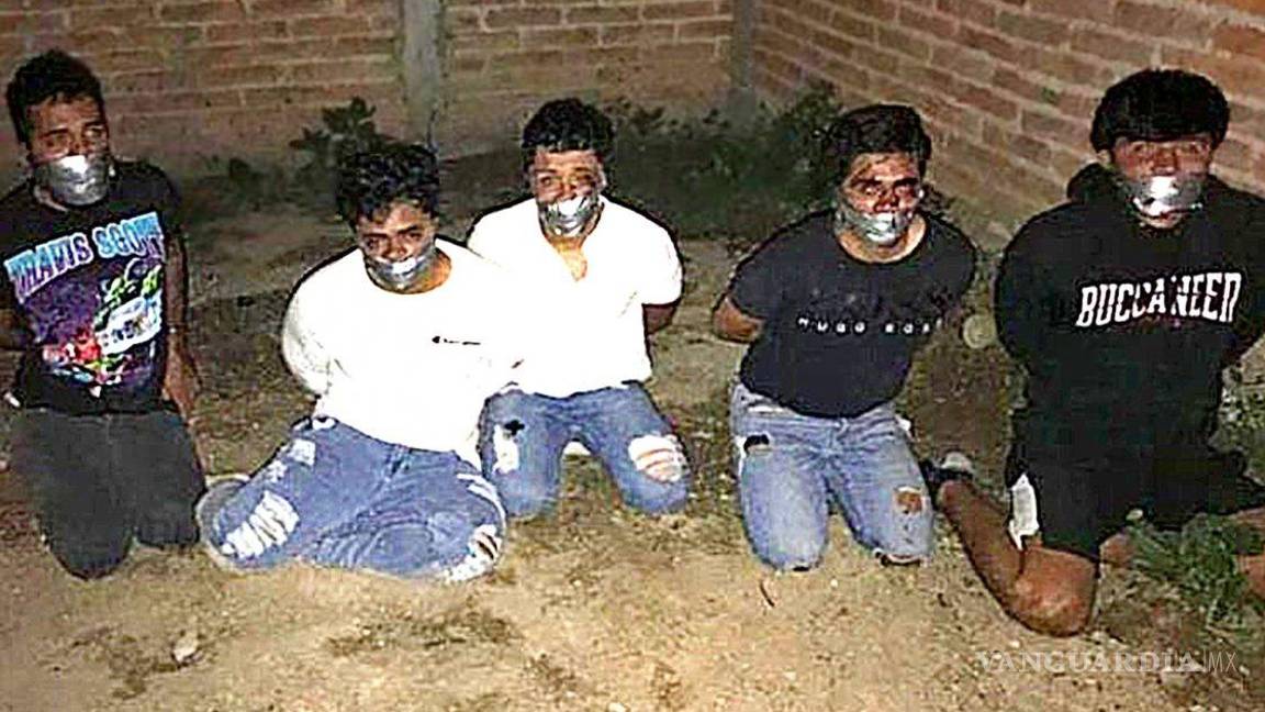 $!Familias de jóvenes en Lagos de Moreno desconocen restos calcinados hallados en una finca