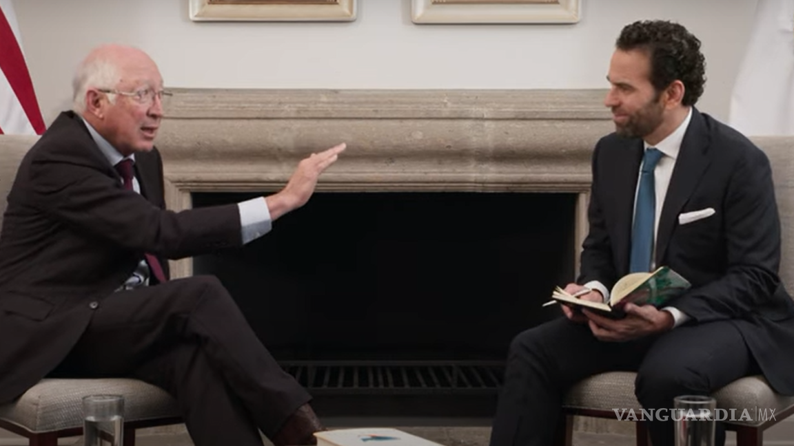 ‘Yo hago mi trabajo’; Ken Salazar ‘esquiva’ polémicas preguntas de Loret de Mola sobre AMLO