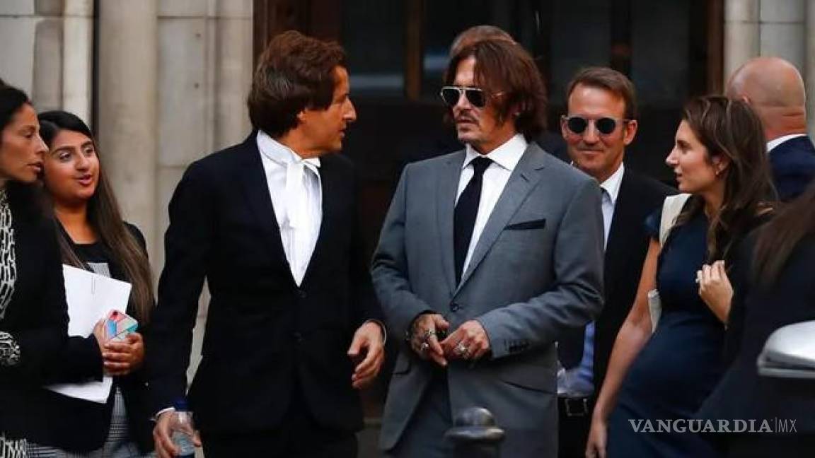 Revelan que Johnny Depp está saliendo con la abogada casada Joelle Rich que trabajó en su juicio por difamación en Reino Unido