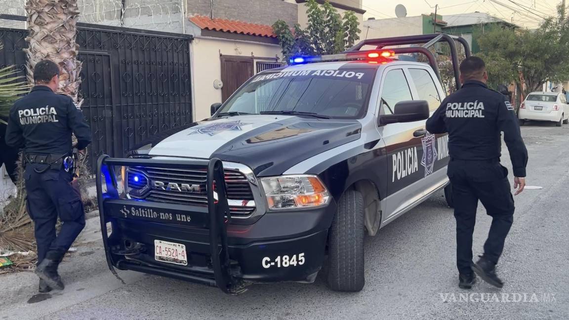 Lo hospitalizan tras ser golpeado con un bat y lesionado con arma blanca al oriente de Saltillo