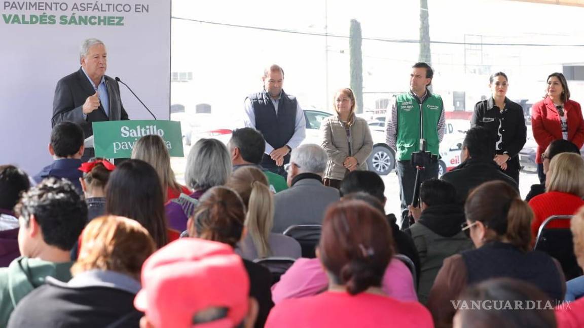 $!A pocos días de terminar su administración al frente del Ayuntamiento de Saltillo, el alcalde Chema Frausto entregó el bulevar Valdés Sánchez rehabilitado.