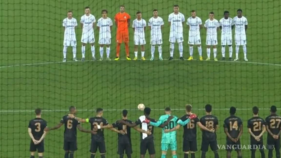 Arsenal rinde un minuto de silencio a la memoria de la Reina Isabel II