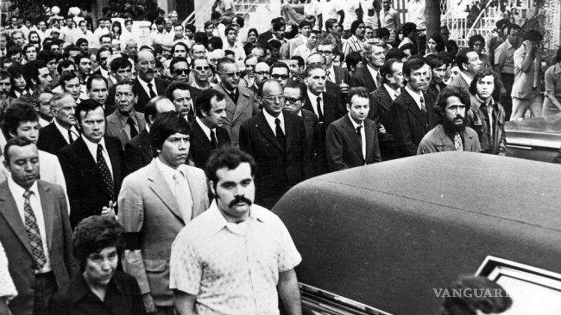 $!Luis Echeverría en los funerales de Eugenio Garza Sada.