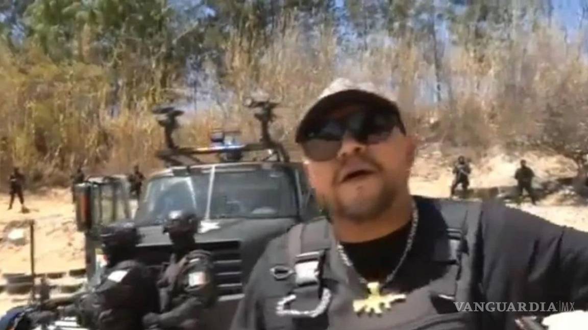 Policías de Oaxaca usan armas y vehículos del estado en video musical