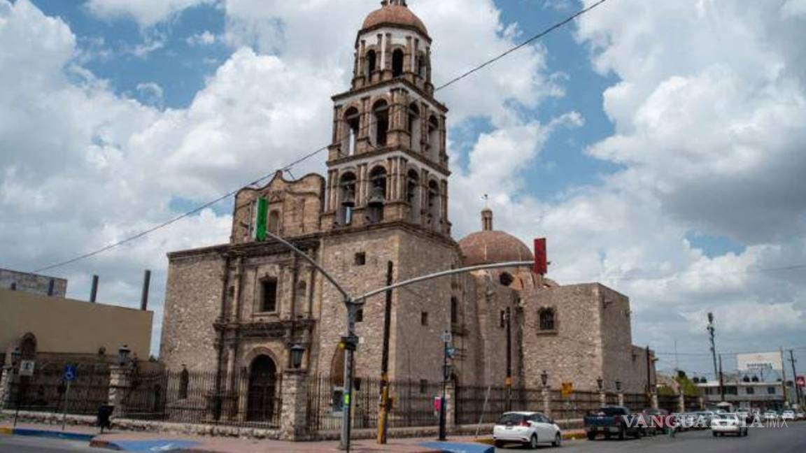 Emociona a monclovenses ligera nevada