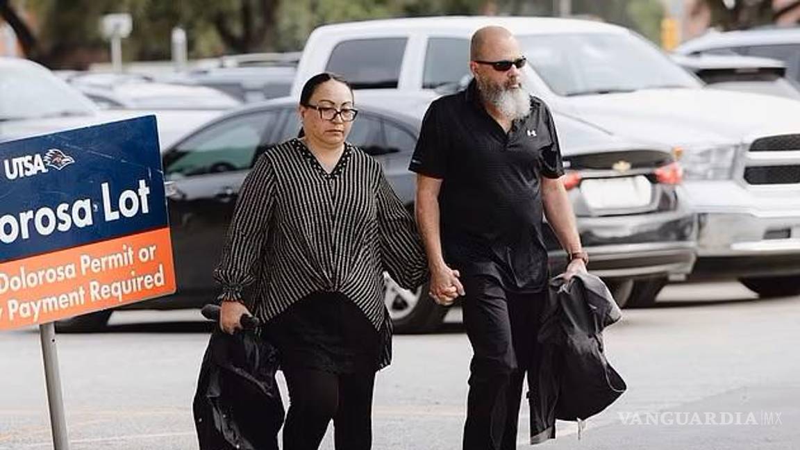 $!Exfuncionaria robó más de 100 millones de dólares del Ejército de EU, compró 82 coches; la condenan a 15 años de prisión