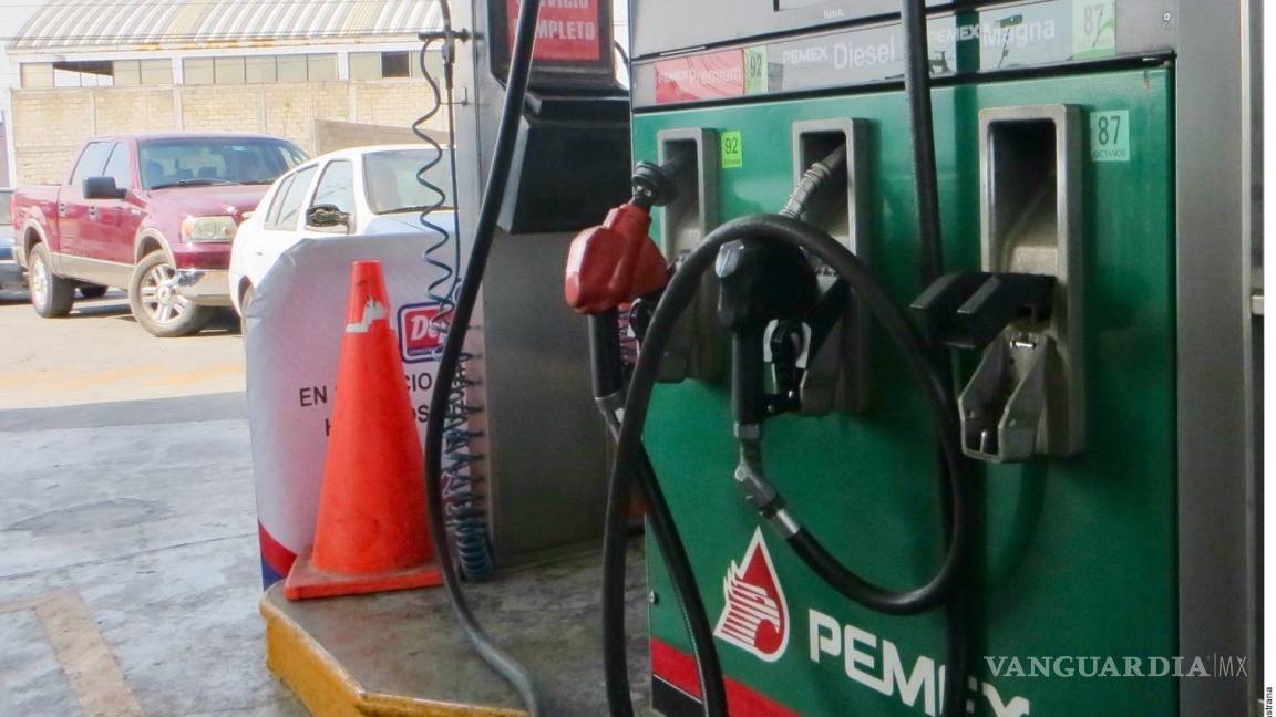 Gasolineros enfrentan sobrecarga regulatoria con más de 90 trámites