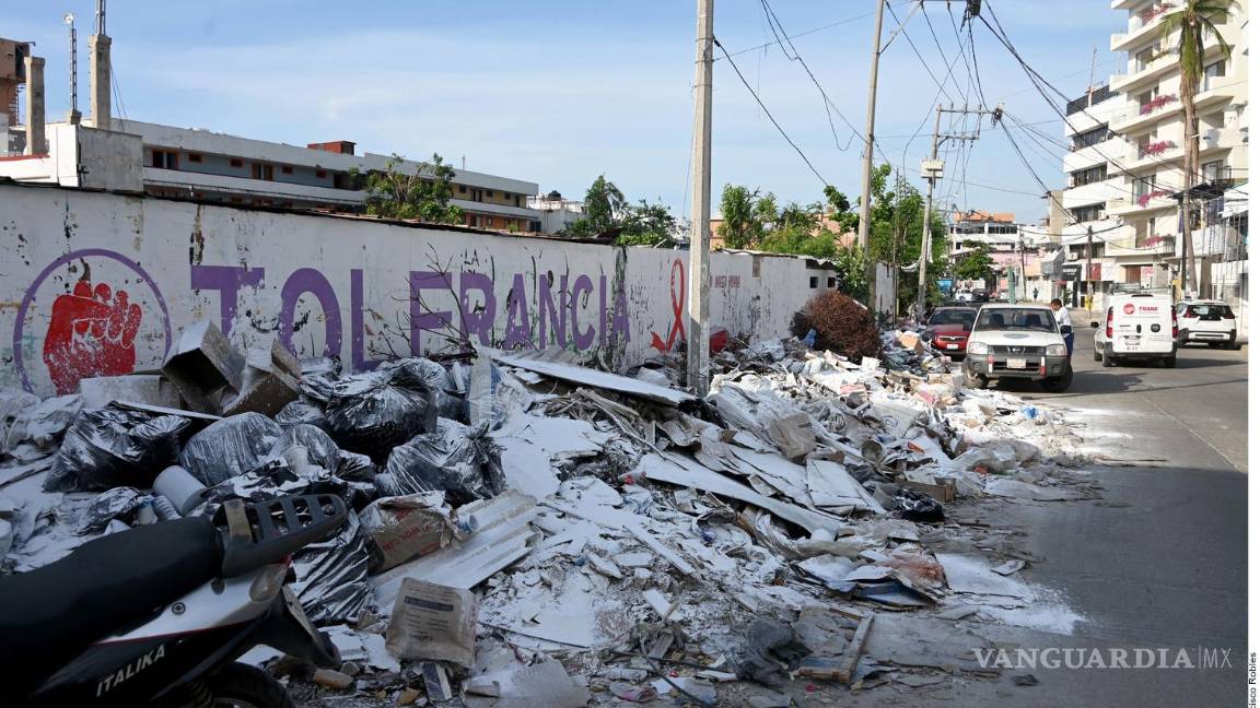 $!Tras huracán Otis, basura y escombro saturan calles de Acapulco en vísperas de Navidad