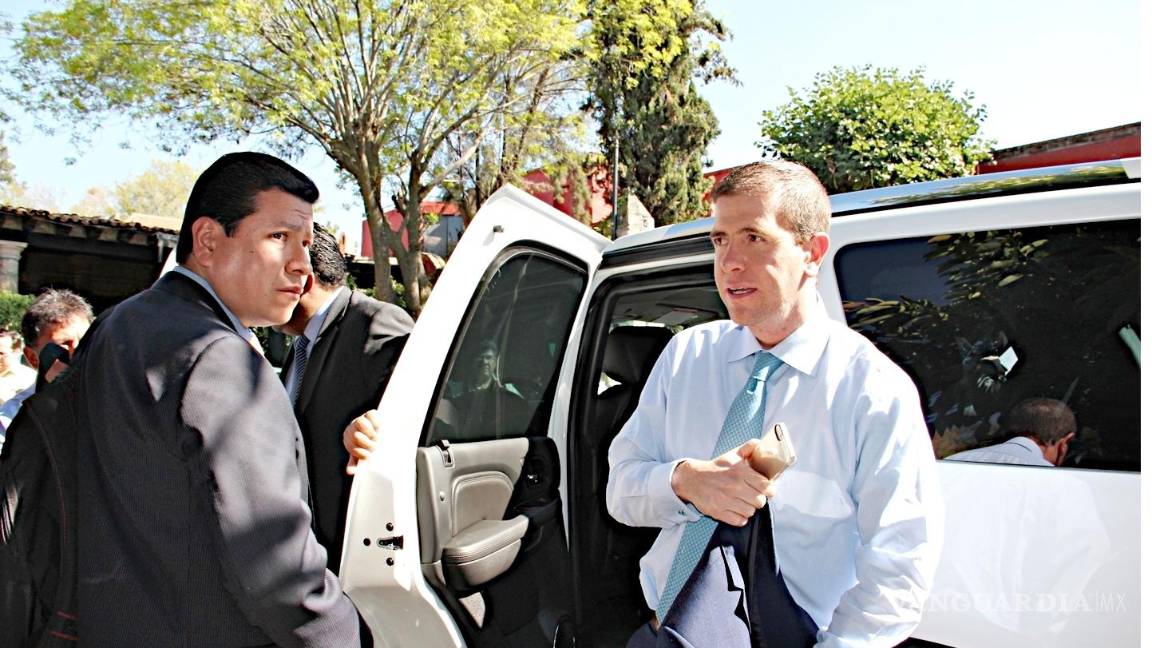 Gobernador de Michoacán culpa a ex autodefensas de extorsionar a limoneros