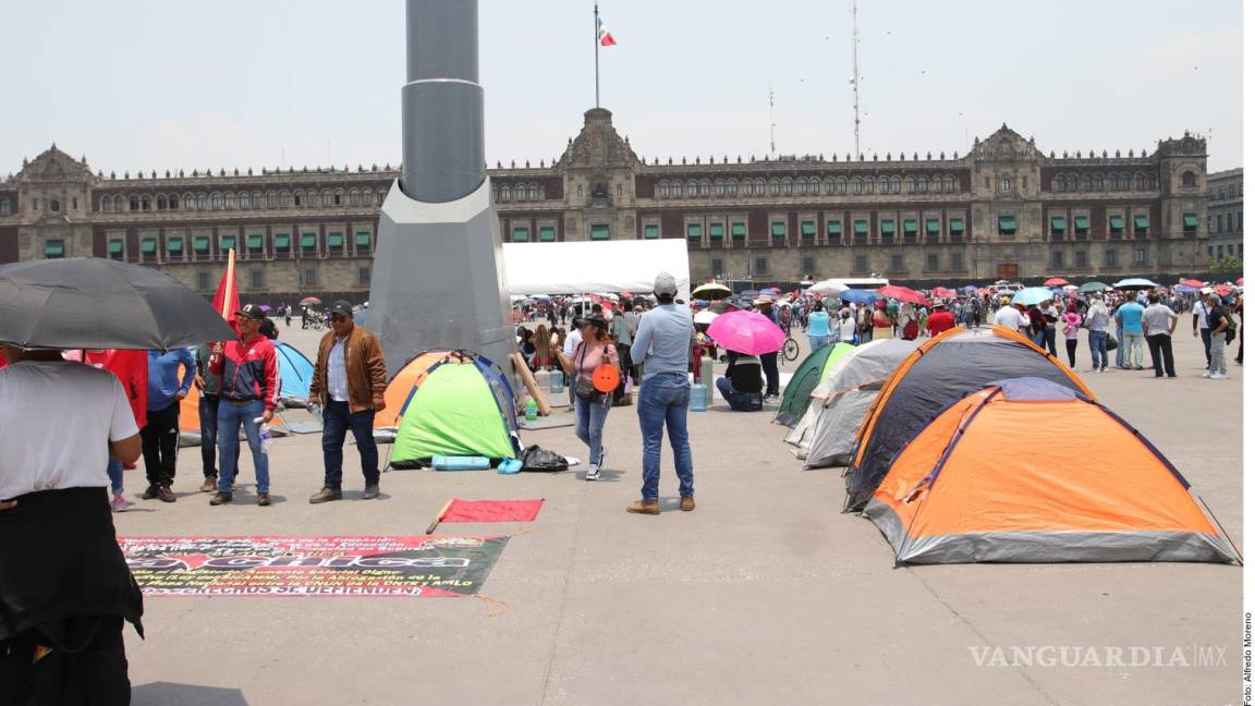 Rechaza CNTE alza salarial del 10%; continuará plantón en el Zócalo