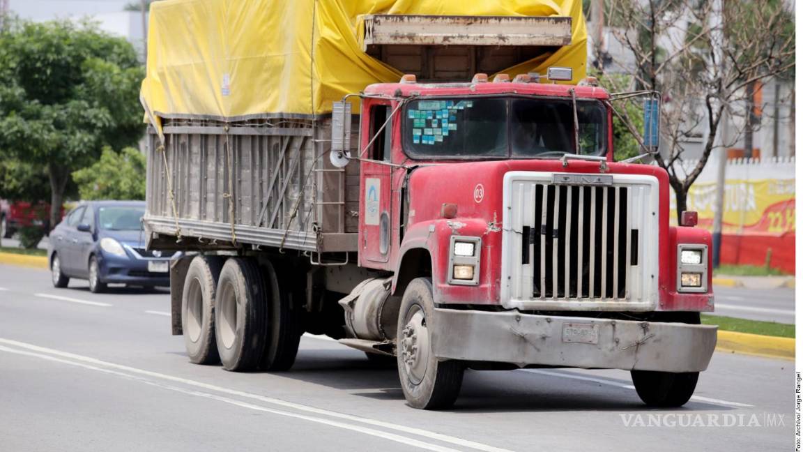 $!Los empresarios afirman que los criminales tienen acceso a más armas y tecnología para robar al autotransporte en las carreteras.