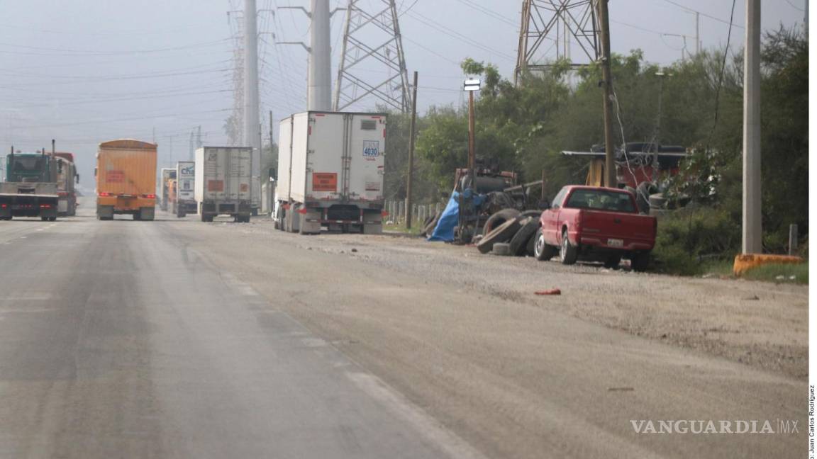 Denuncian que venden huachicol cada 100 metros en la carretera México-Querétaro