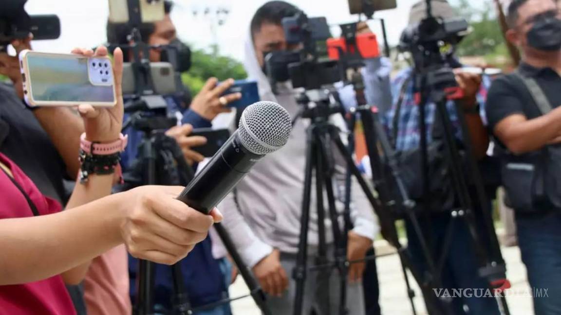 Proponen seguro de vida para periodistas freelance tras tragedia en festival