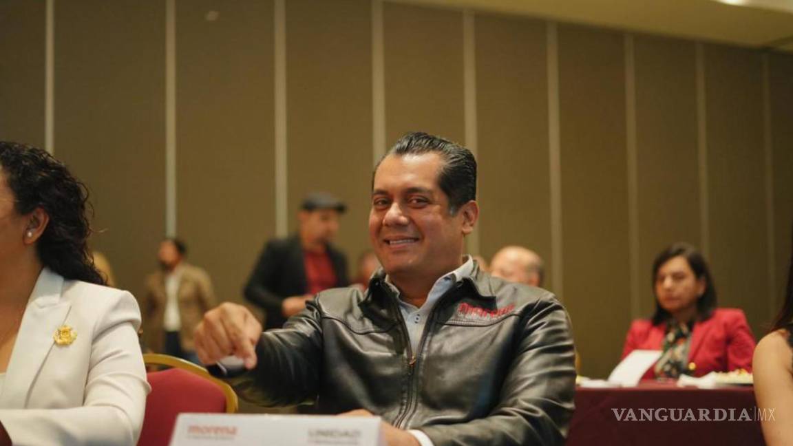 Aspirante a gubernatura en Veracruz promete celulares a jóvenes