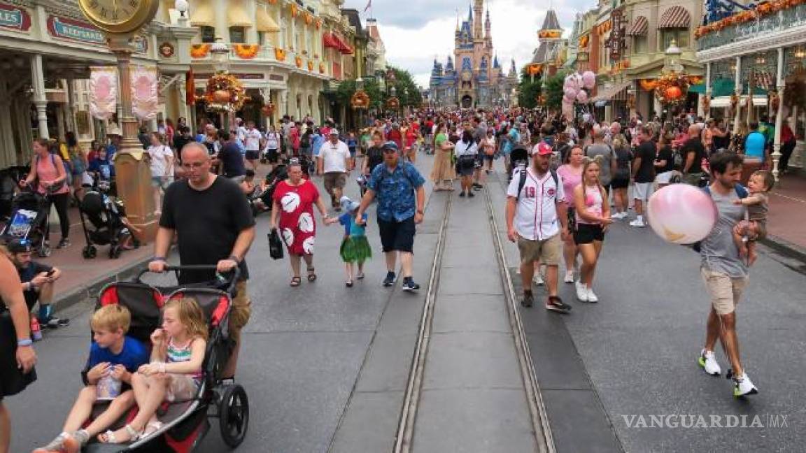 Walt Disney World pide a sus huéspedes que se refugien en el lugar hasta que el huracán Ian golpeé Florida
