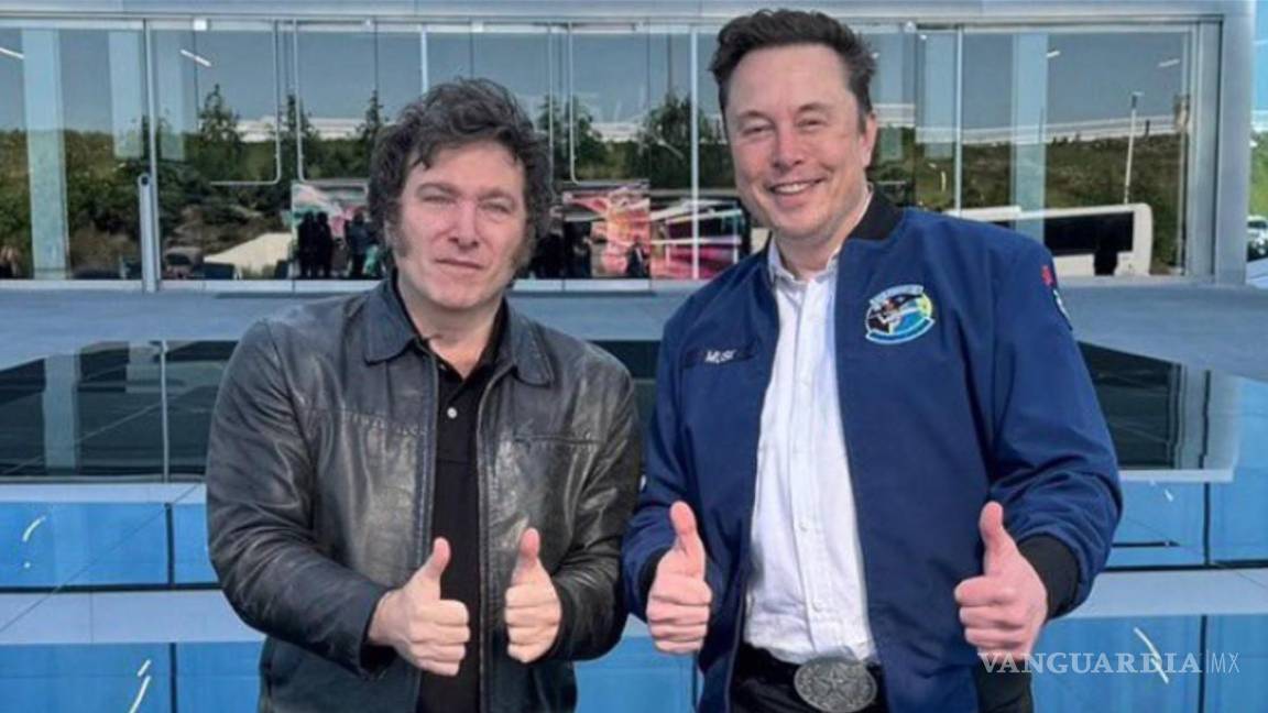 Visita Milei la Gigafactoría de Tesla en Texas y presume su gran amistad con Elon Musk
