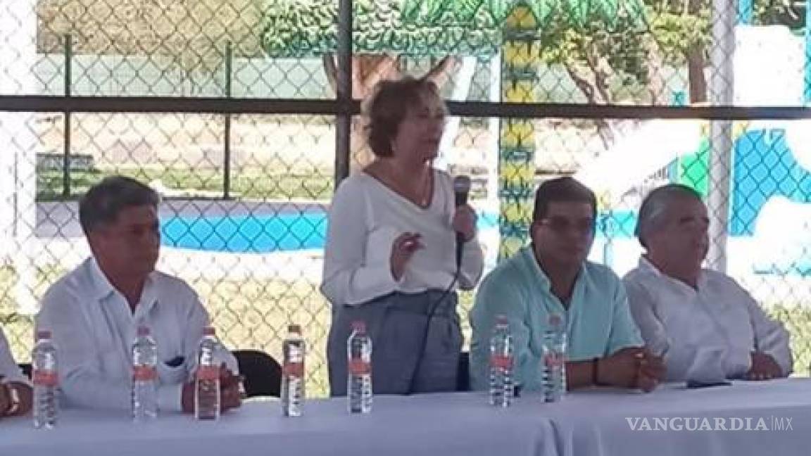 Elba Esther Gordillo llama al SNTE ‘burócratas agachaditos’; pide a maestros que levanten la voz