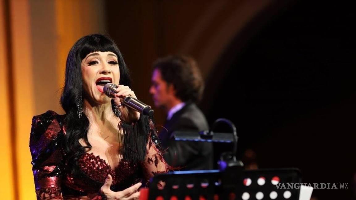 Saca Susana Zabaleta a hombre de concierto; la interrumpió en pleno show y la hizo enojar (Video)