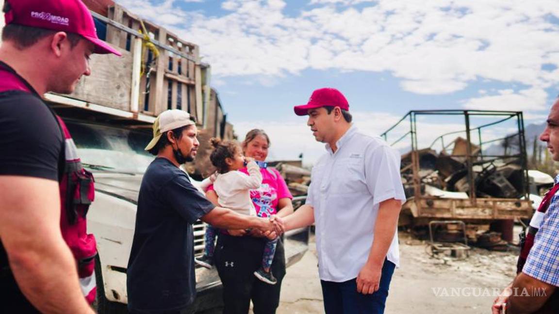 $!Brindan ayuda a damnificados por incendios en el municipio de Santa Catarina, Nuevo León