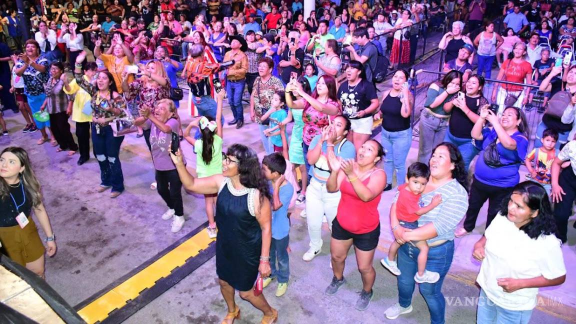 Monclova se adelanta y celebra a madres con presentaciones de grupos musicales