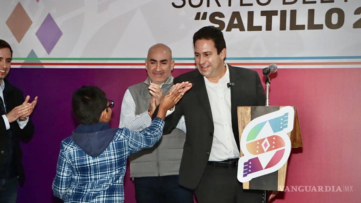 $!Con apoyo de los asistentes al sorteo se seleccionó a los ganadores.