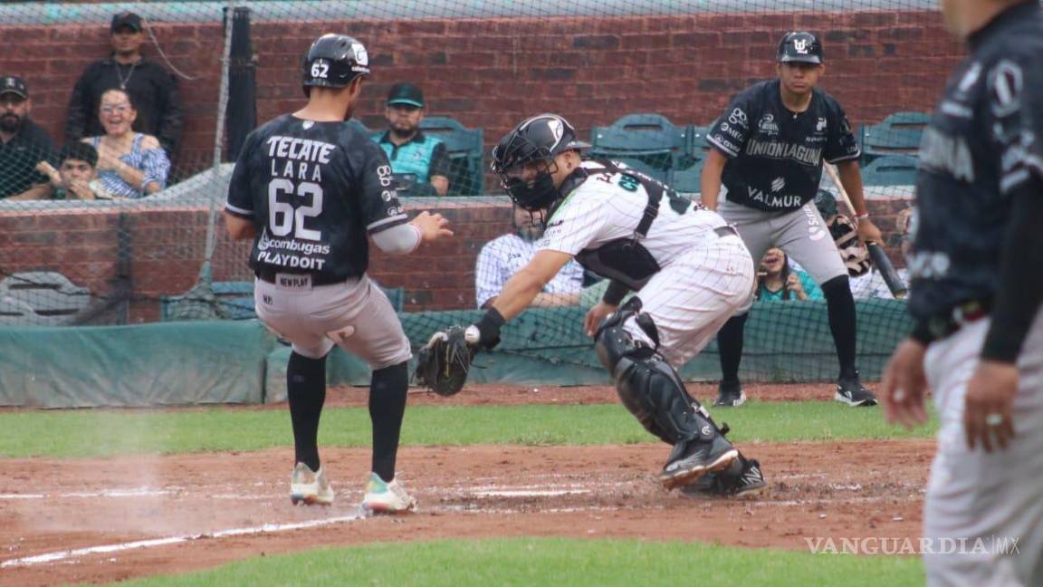 $!Los Saraperos de Saltillo no pudieron regresar nunca en el primer partido de la doble cartelera de este sábado en el Madero ante los Algodoneros de Unión Laguna.