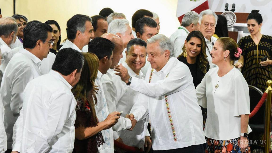 $!El Presidente Andrés Manuel López Obrador rindió su V Informe de Gobierno, en Campeche y al finalizar se tomo fotos con Gobernadores de Morena | Foto: Cuartoscuro