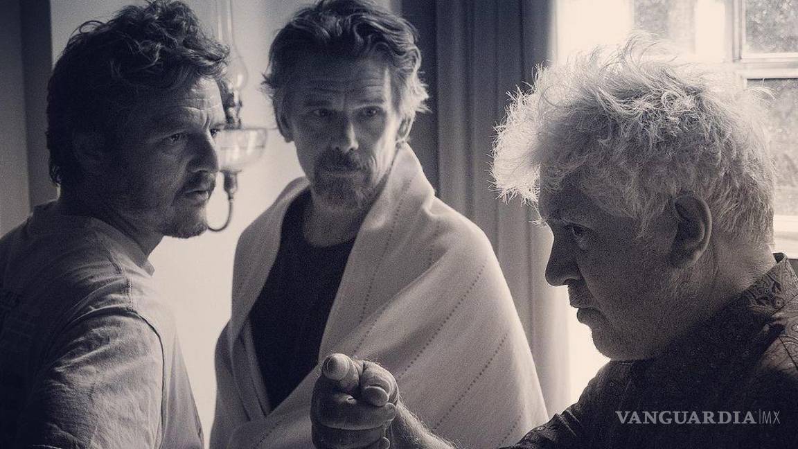 $!Ethan Hawke y Pedro Pascal bajo la dirección de Pedro Almodóvar.