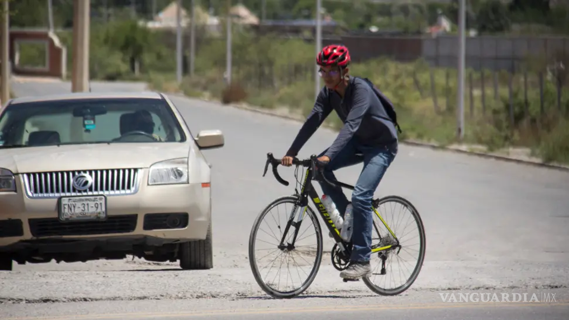 $!El uso de la bicicleta se ha ido popularizando en los jóvenes, inclusive en localidades con climas calurosos.