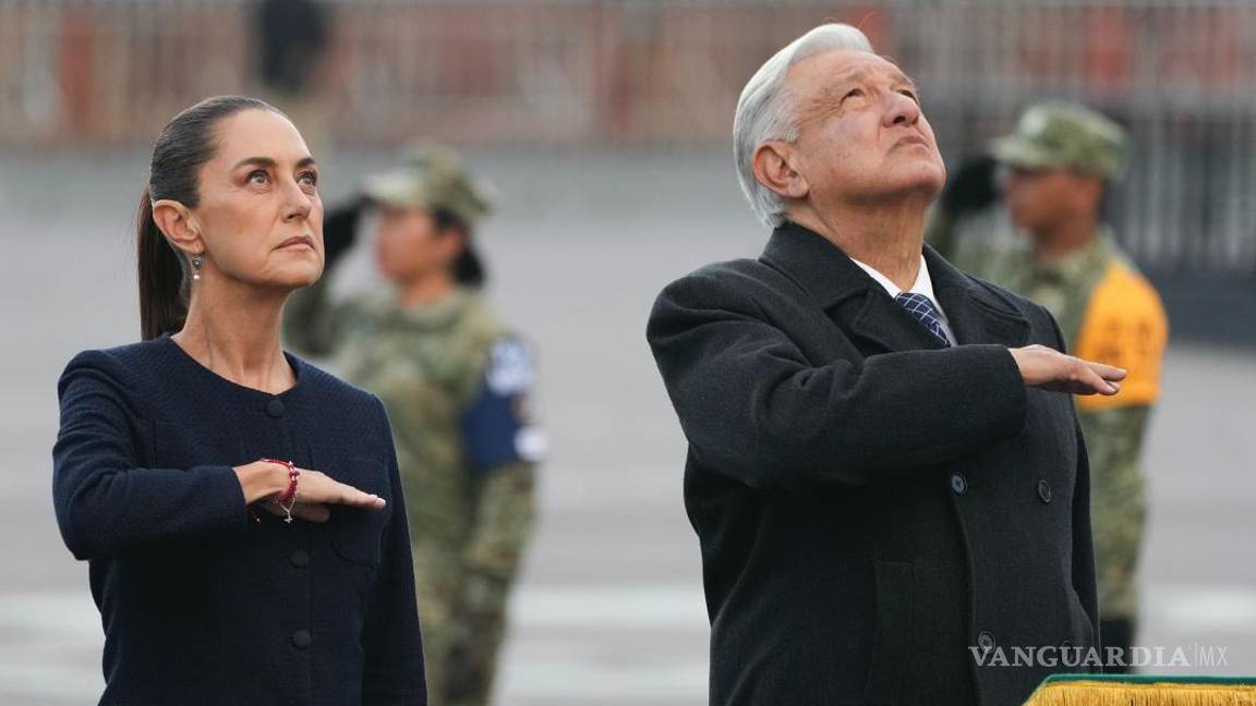 $!La futura presidenta Claudia Sheinbaum y el mandatario saliente, AMLO asisten a un evento en homenaje a las víctimas de los terremotos de 1985 y 2017, en CDMX.