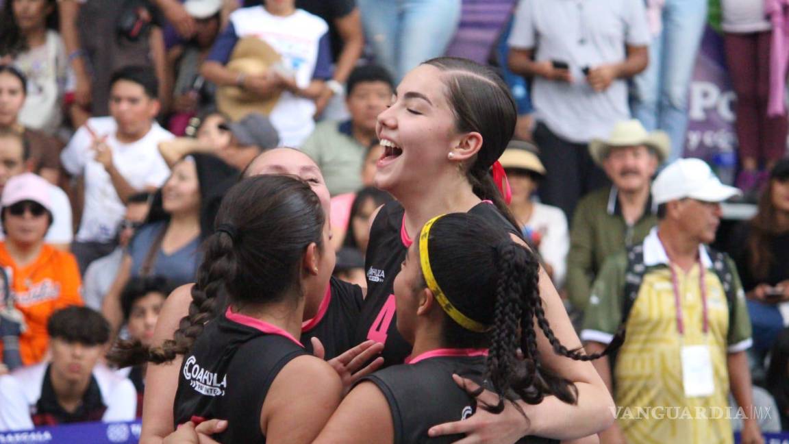 $!Las representantes coahuilenses dominaron cada encuentro con estrategia, velocidad y coordinación, logrando una actuación impecable.