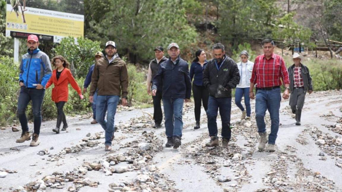 Liberan caminos en comunidades de Ramos Arizpe y Arteaga; confirman apoyo a ejidos de Nuevo León