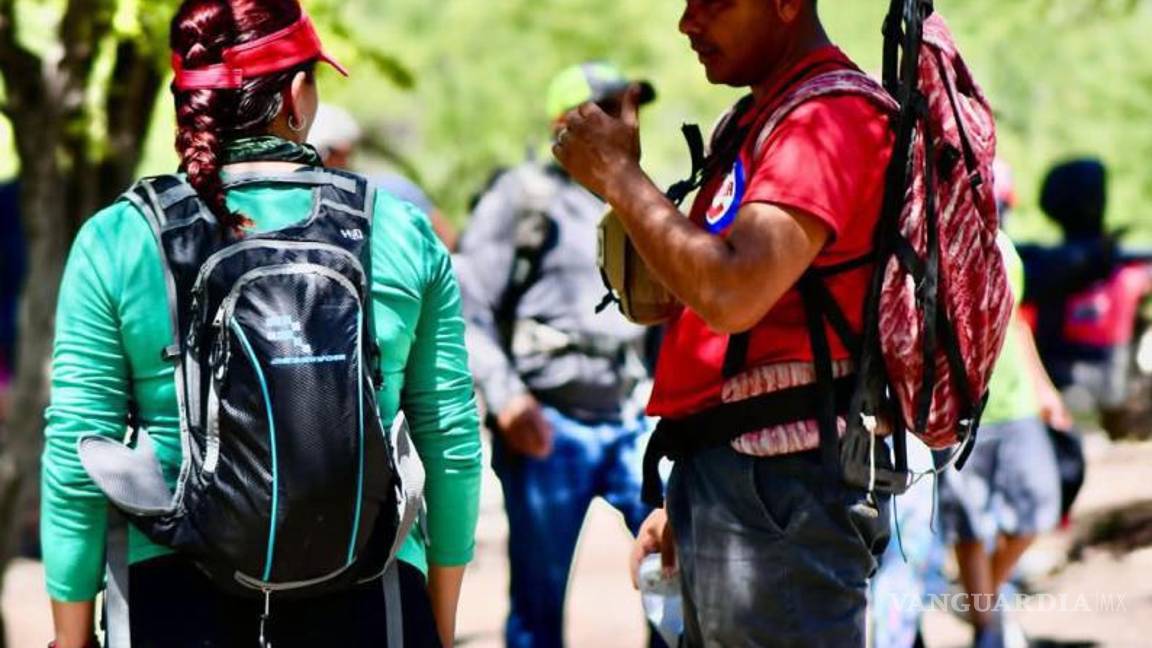 $!Los senderistas disfrutaron de la caminata y las impresionantes vistas que ofrece el Pueblo Mágico de Candela.