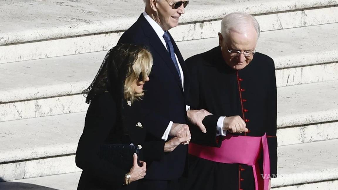 Biden acusa a Trump de apaciguar a Putin con presión sobre Ucrania