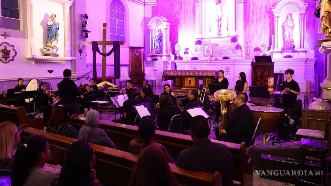 $!Asistentes disfrutaron del recital en la parroquia del Santo Cristo del Ojo de Agua, como parte de las actividades previas a Semana Santa.