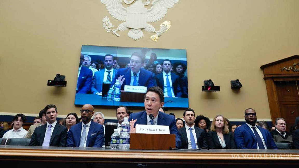 $!El director ejecutivo de TikTok, Shou Zi Chew, durante una audiencia del Comité de Comercio y Energía de la Cámara de Representantes en Capitol Hill en Washington.