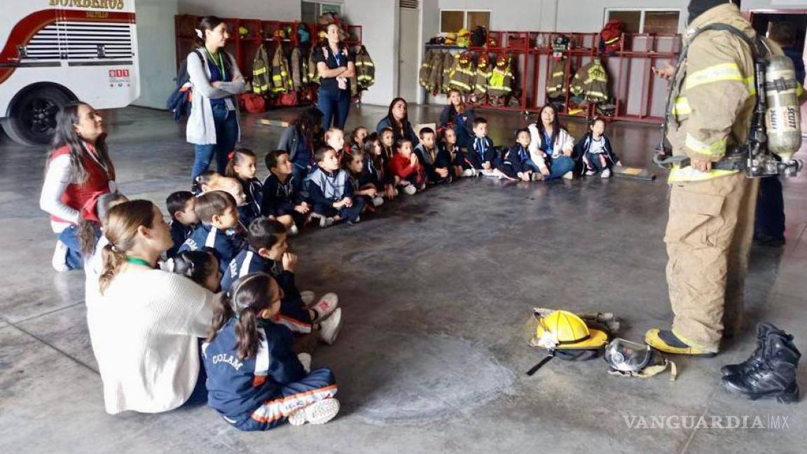 Bomberos de Saltillo capacitan a estudiantes para prevenir incendios