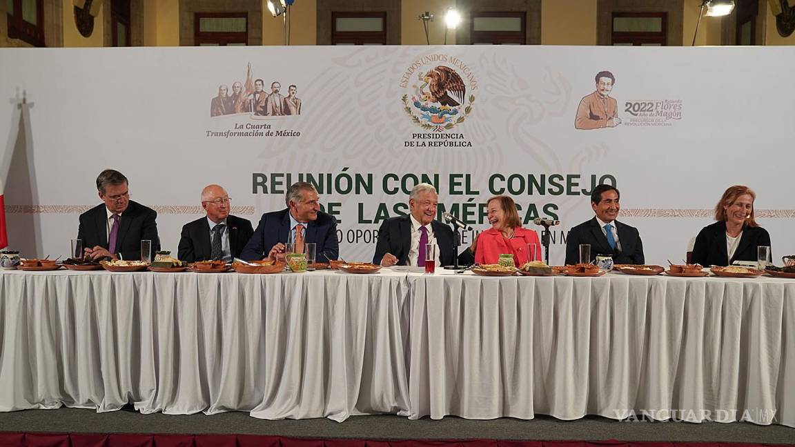 $!Andrés Manuel López Obrador (c), junto con integrantes de su gabinete durante una reunión con empresarios de Estados Unidos en Palacio Nacional.