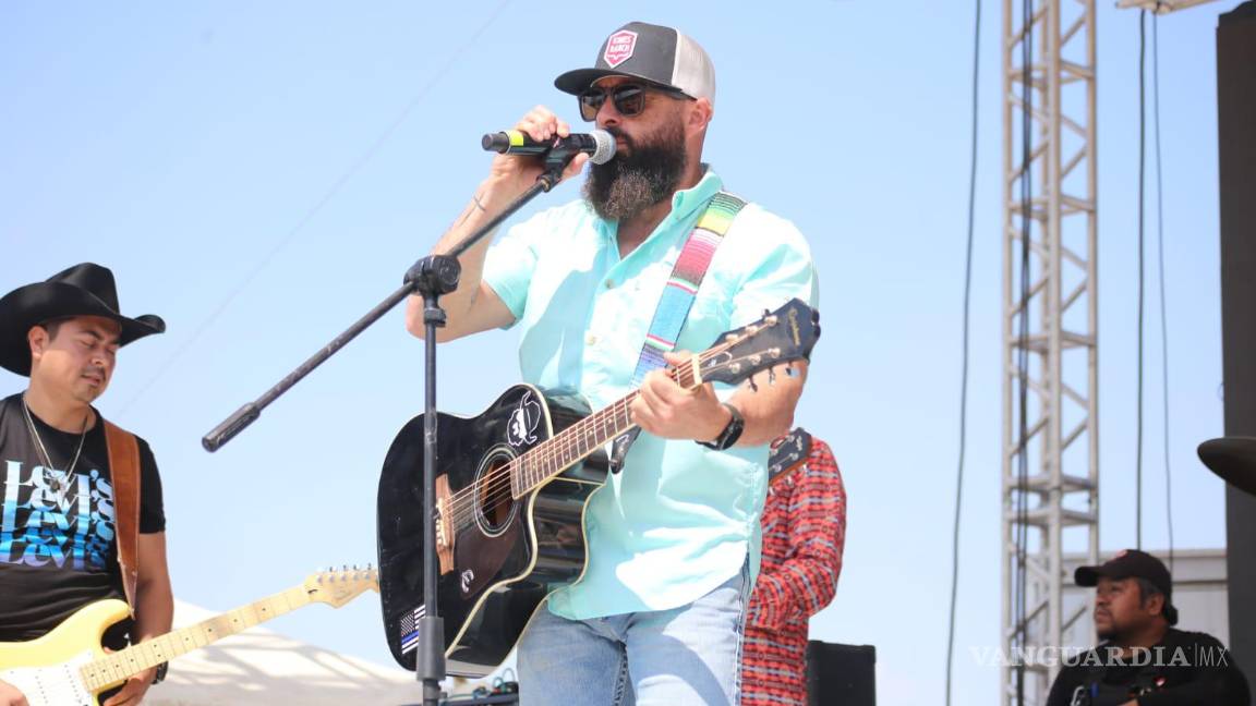 $!Bajo el sol de Arteaga Luk Vegas y Stampida se presentaron con éxito.