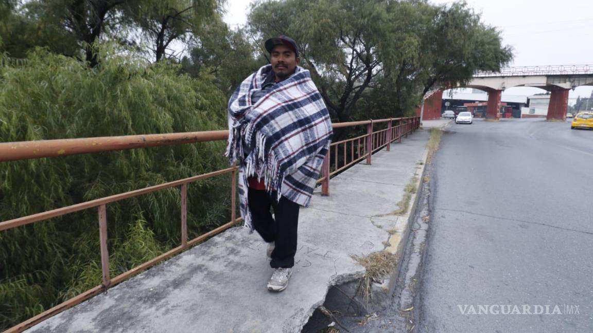 Azota frío a migrantes en Saltillo; bajas temperaturas no detienen el ‘sueño americano’