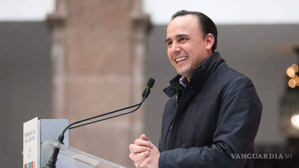 $!El gobernador Manolo Jiménez anunció también obras sociales en los 38 ayuntamientos.