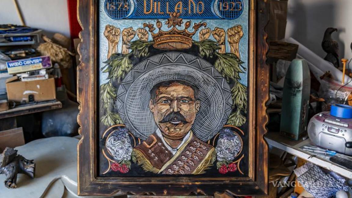 $!“Villa-No” es como Benjamín Martínez plasmó en una placa una obra, la cual viene cargada de simbolismos.