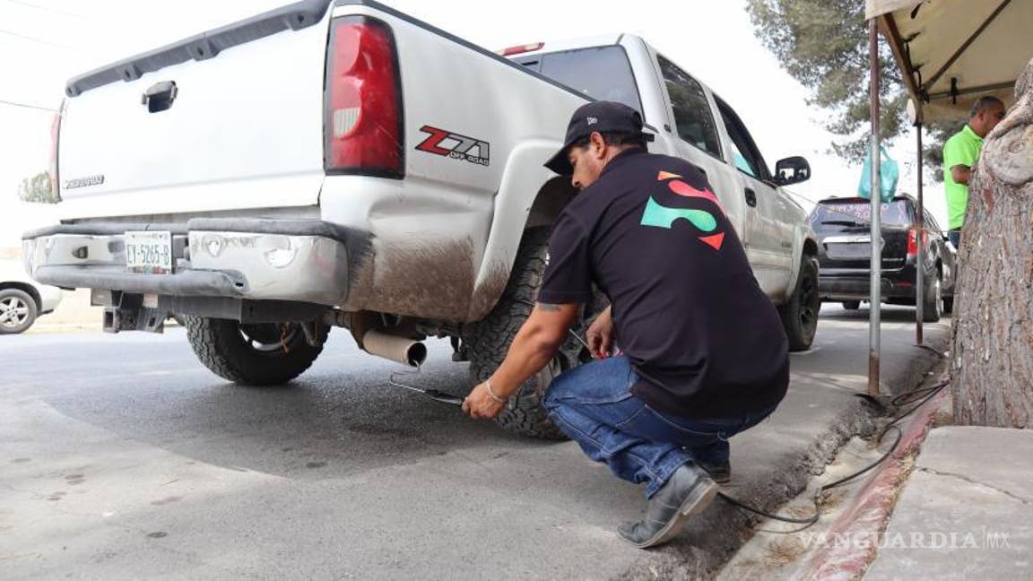 $!El hecho de que la ciudadanía no verifique las emisiones de sus vehículos, reduce la calidad del aire y “puede desencadenar en temas de salud”.