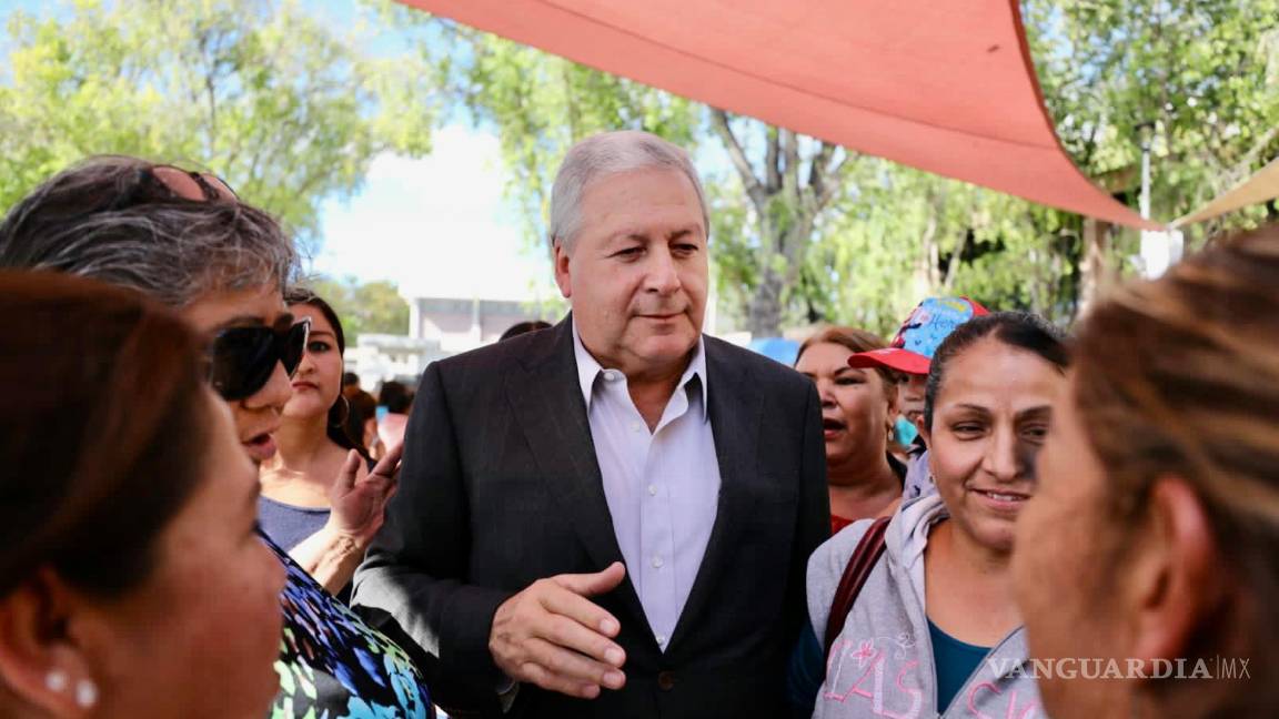 $!Adelantó que próximamente, y después de realizar un análisis entre la población, se entregarán 70 prótesis dentales completas y seguirán los programas permanentes dentro del DIF Saltillo en beneficio de las personas más vulnerables.