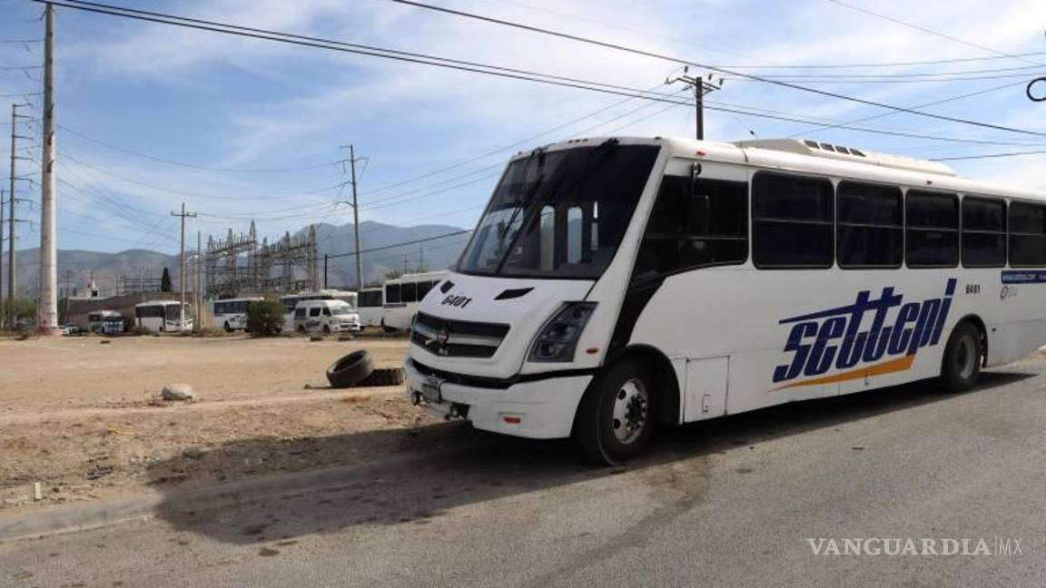 $!Niños y jóvenes del sector acostumbraban a practicar béisbol en este parque, hoy invadido por autobuses de la compañía Settepi.
