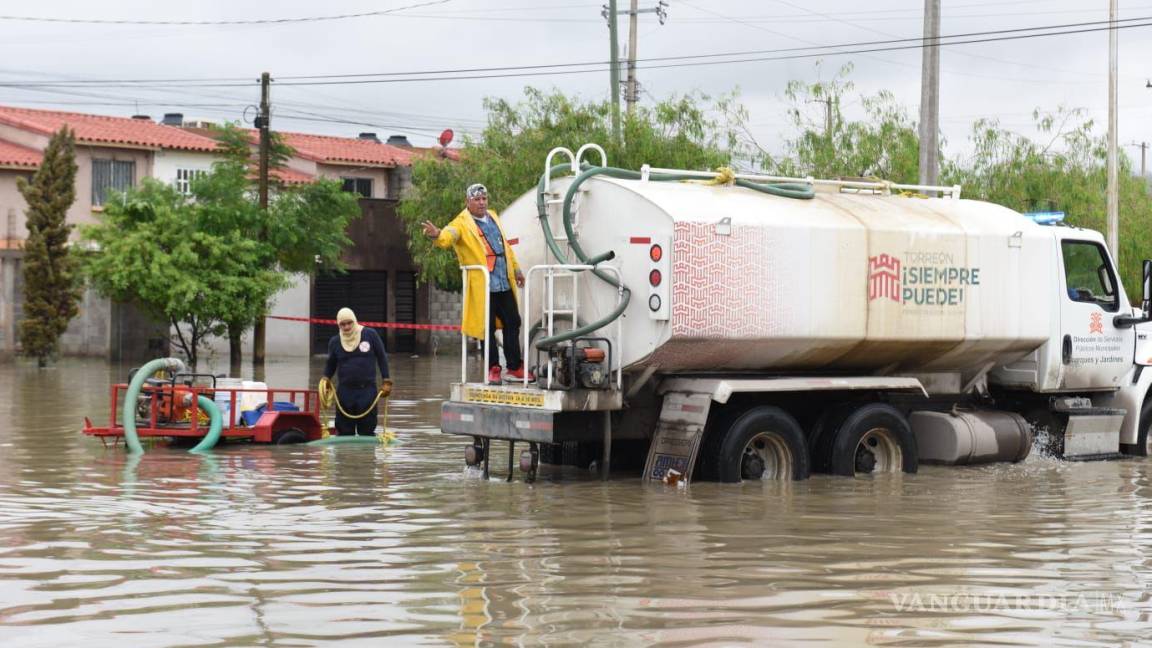 Lluvia mañanera causa estragos e inundaciones en Torreón