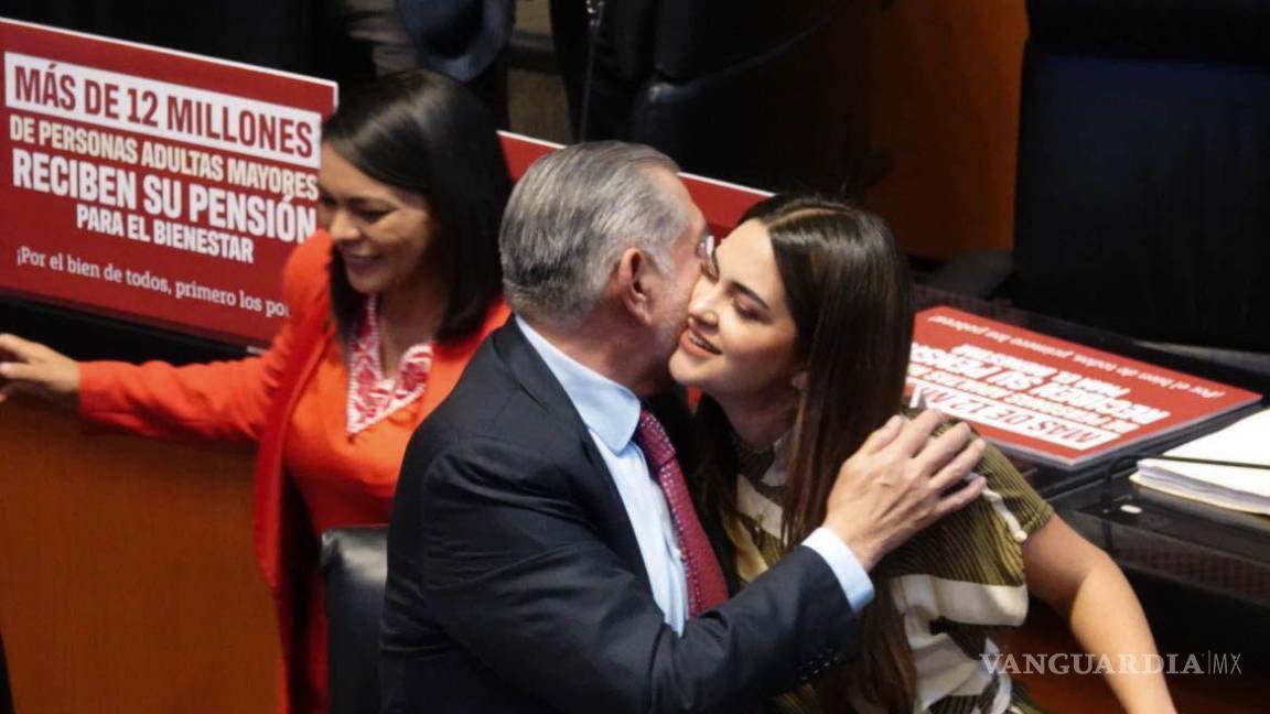 $!Chávez ha aceptado que caravanas de salud que lleva a Chihuahua son auspiciadas por la iniciativa privada.