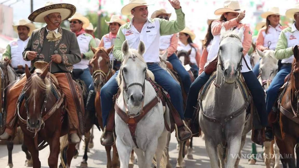 Celebran con éxito tradicional Gran Cabalgata de Sabinas